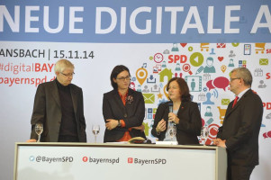 Diskutierten die Herausforderungen der digitalen Arbeitswelt: Prof. Dr. Werner Widuckel, Prof. Dr. Anne-Katrin Neyer von der Universität Halle-Wittenberg, Dr. Constanze Kurz von der IG-Metall und Bertram Brossardt, vbw